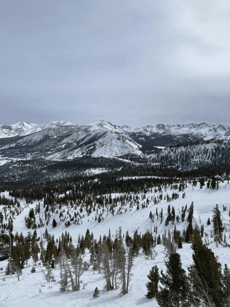 Skiing at Mammoth Lakes